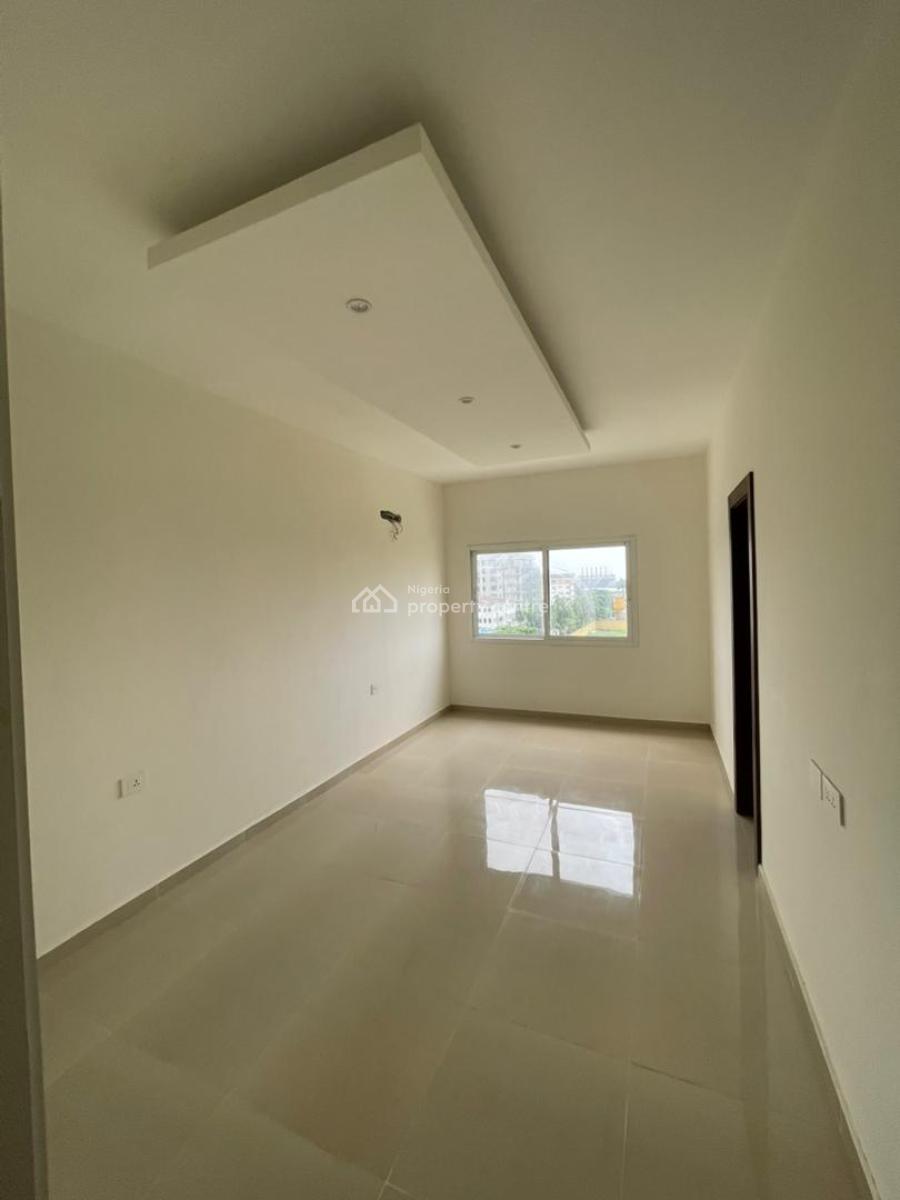 Spacious 3 Bedroom Flat with a Bq, Off Ajose Adeogun Street, Victoria Island (vi), Lagos, Flat / Apartment for Rent