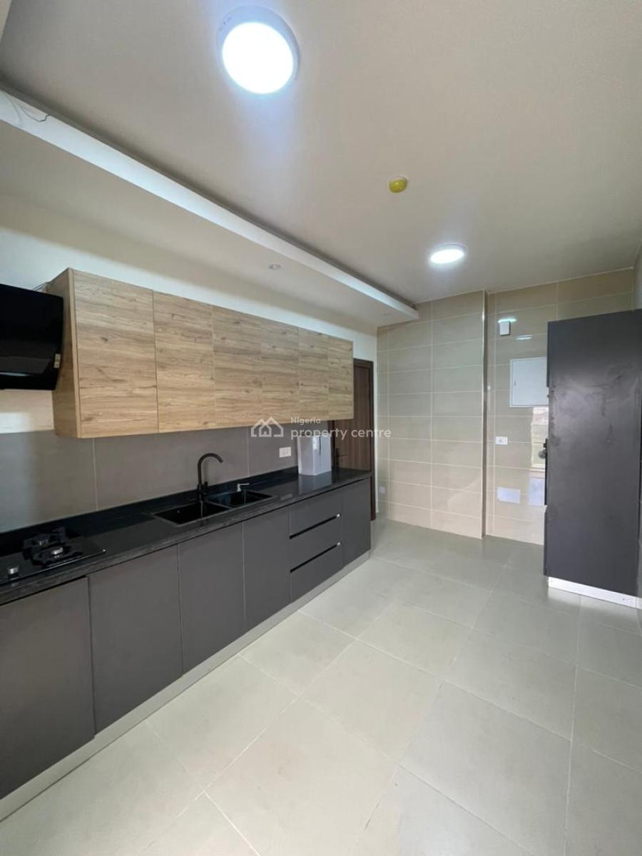 Spacious 3 Bedroom Flat with a Bq, Off Ajose Adeogun Street, Victoria Island (vi), Lagos, Flat / Apartment for Rent