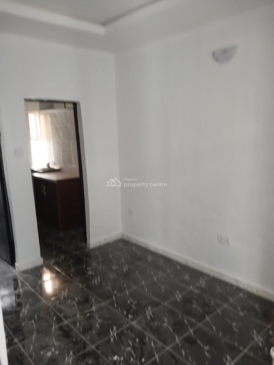 1 Bedroom Flat, Mobil Road Ilaje Ajah, Ilaje, Ajah, Lagos, Mini Flat (room and Parlour) for Rent