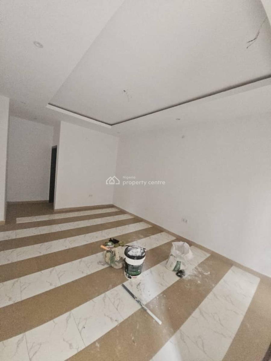 Fantastic 2 Bedroom Apartment, Omole Phase 2, Ikeja, Lagos, Block of Flats for Sale