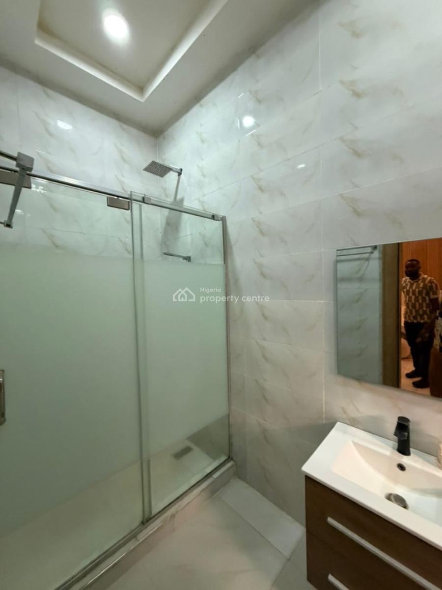 Well-furnished 2-bedroom Apartment Located in a Secure and Accessible, Wuye, Abuja, Flat / Apartment for Rent