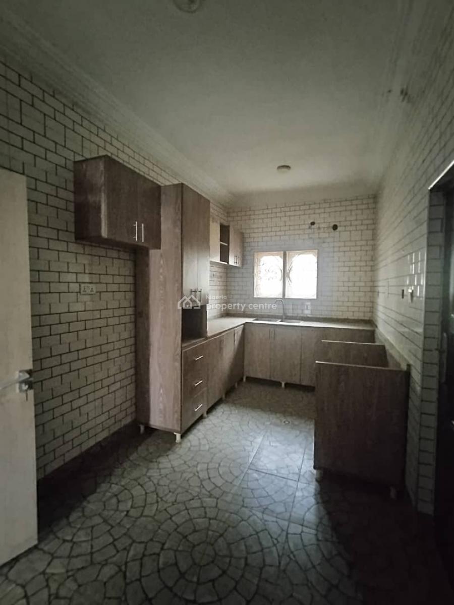 Standard 3bedroom Flat on The Second Floor, Jahi, Abuja, Flat / Apartment for Rent