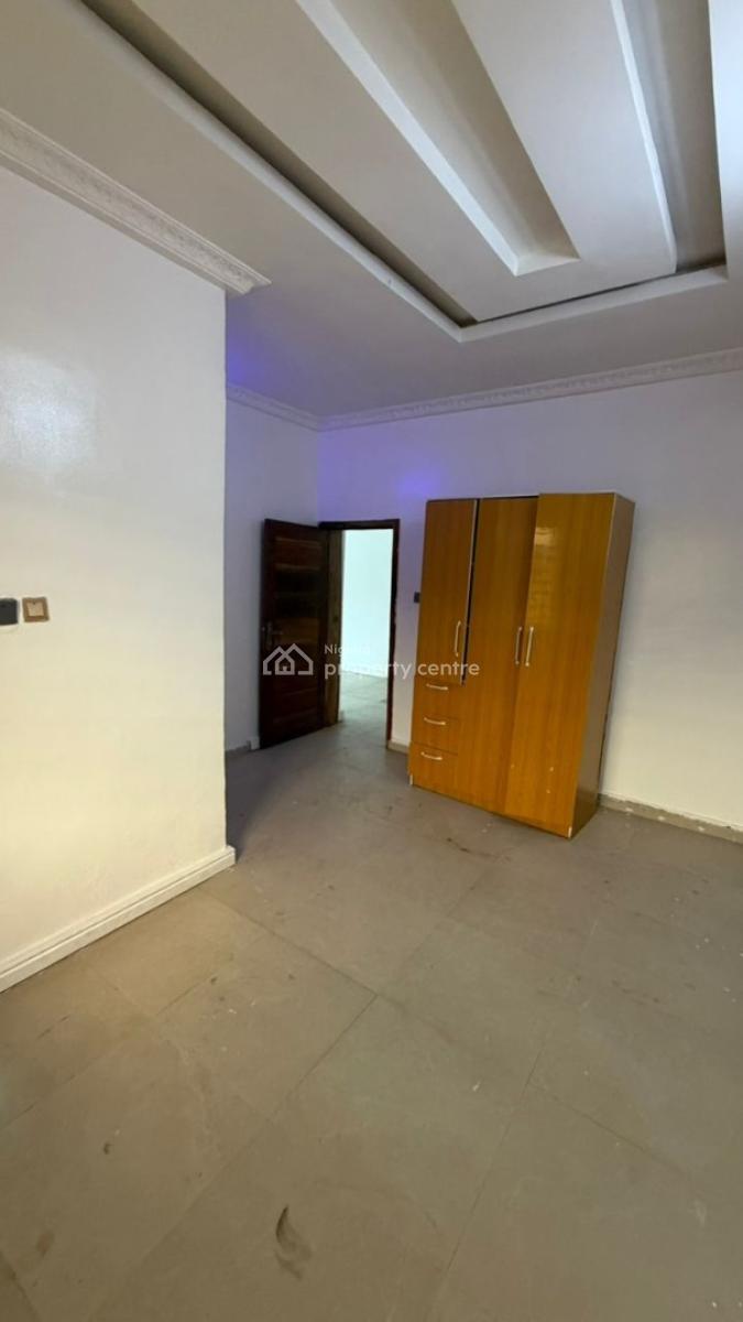 Well Maintained 2 Bedroom Flat, White Sand Estate, Ologolo, Lekki, Lagos, Flat / Apartment for Rent