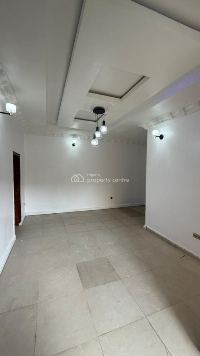Well Maintained 2 Bedroom Flat, White Sand Estate, Ologolo, Lekki, Lagos, Flat / Apartment for Rent