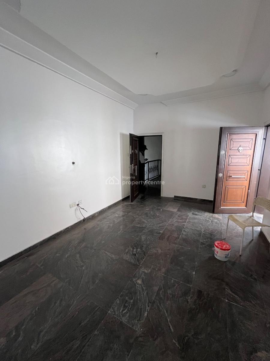 Standard Commercial 2bed Apartment Available in a Very Busy Road, Lekki Phase 1, Lekki, Lagos, Office Space for Rent