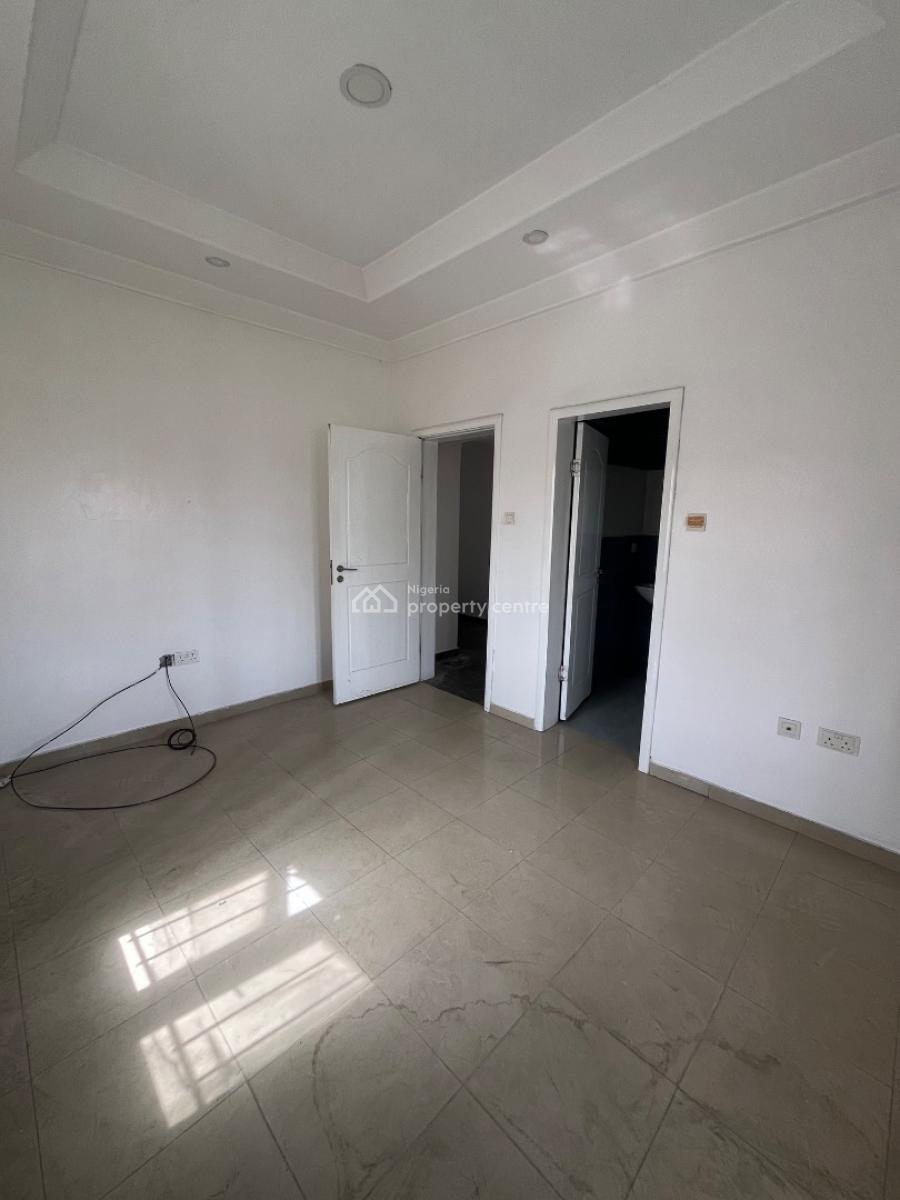 Standard Commercial 2bed Apartment Available in a Very Busy Road, Lekki Phase 1, Lekki, Lagos, Office Space for Rent