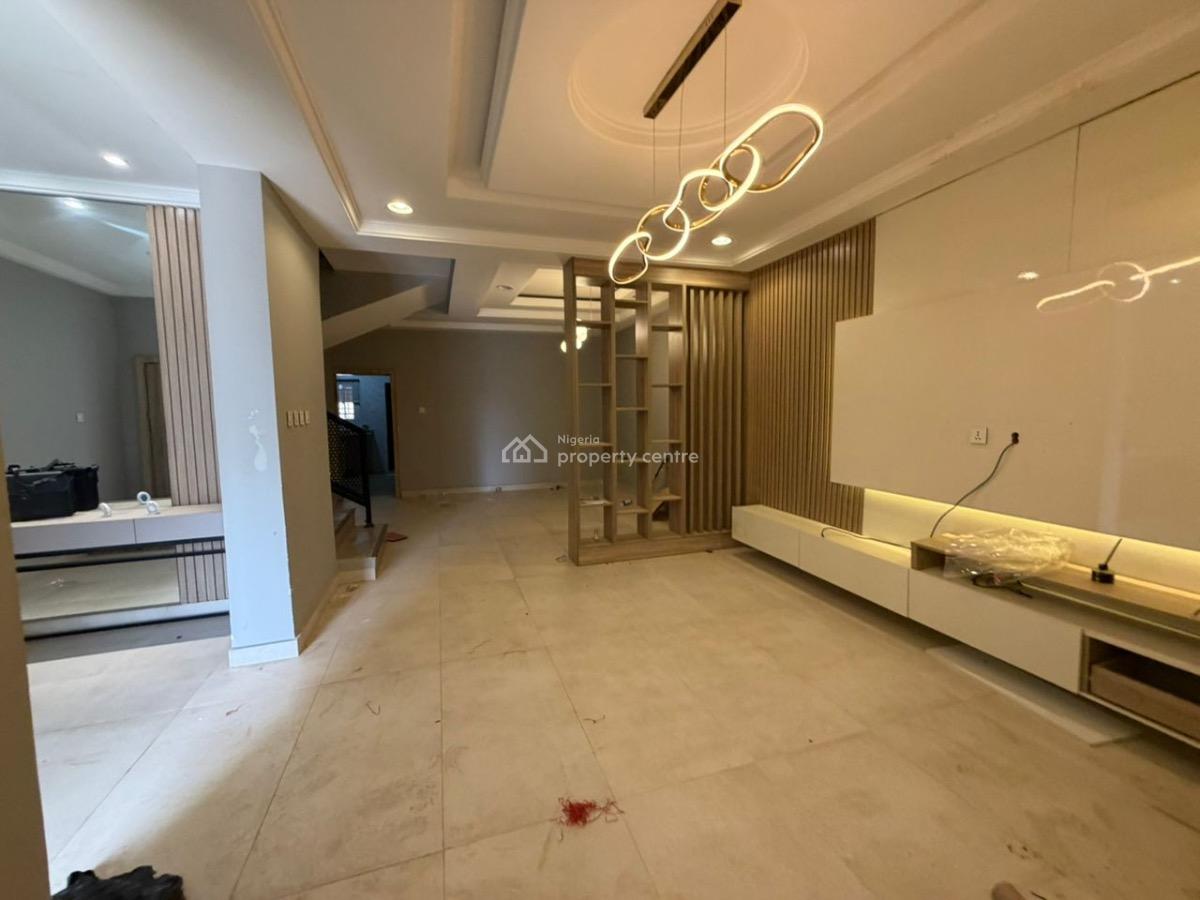 Luxury Finished 4-bedroom Terrace Duplex with Bq, Guzape District, Abuja, Terraced Duplex for Sale