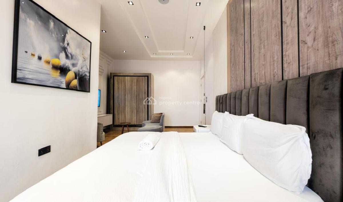 Waterfront Pent Floor 3 Bedroom with a Room Bq, Lekki Phase 1, Lekki, Lagos, Flat / Apartment for Rent