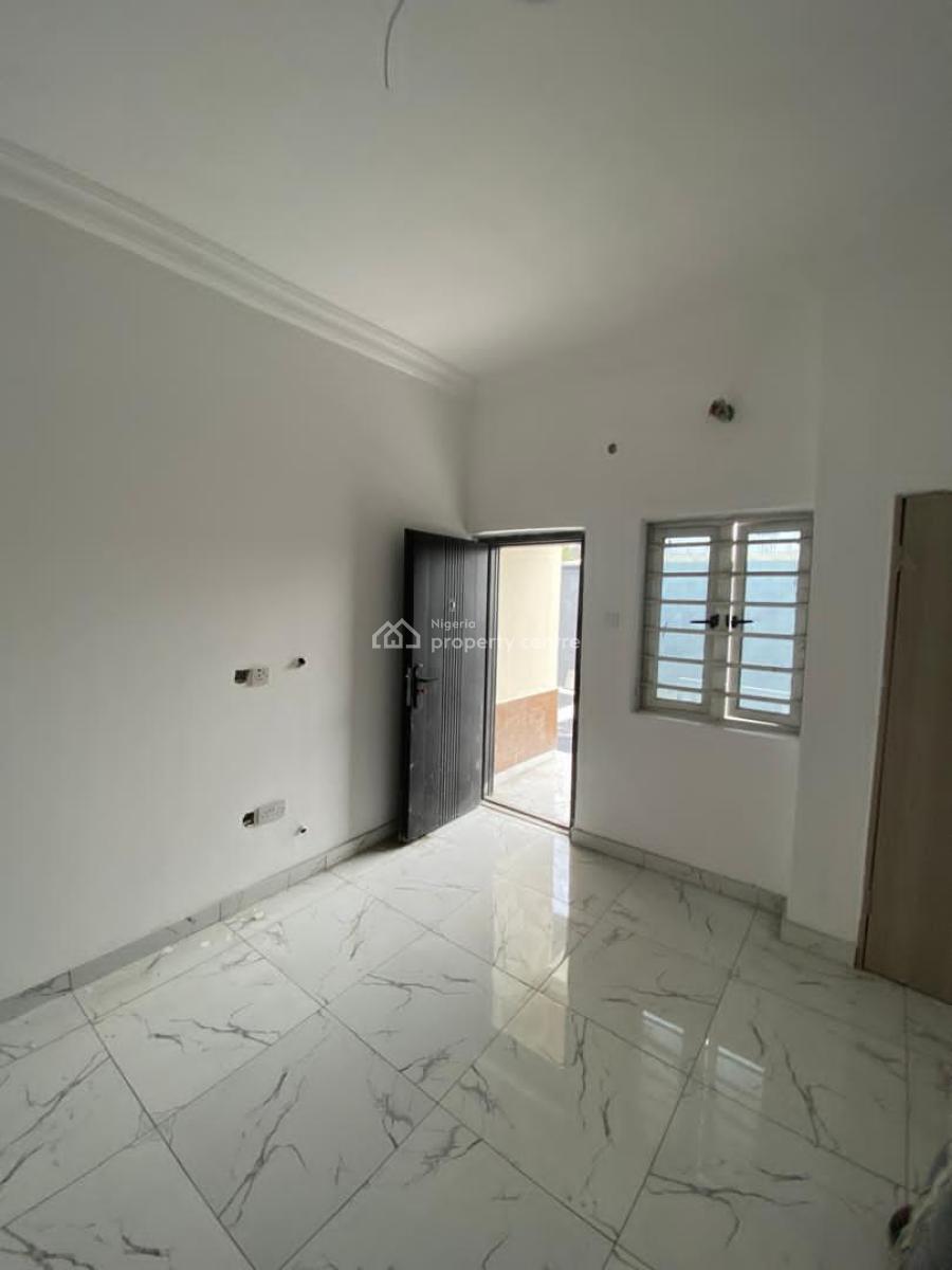 Massively New 2bedroom Upstairs, Eke Akete Abijo Lagos State, Sangotedo, Ajah, Lagos, Flat / Apartment for Rent