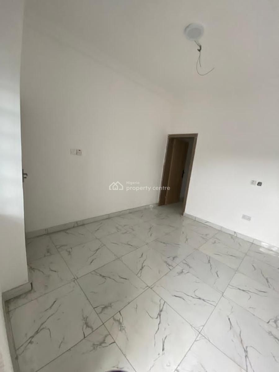 Massively New 2bedroom Upstairs, Eke Akete Abijo Lagos State, Sangotedo, Ajah, Lagos, Flat / Apartment for Rent