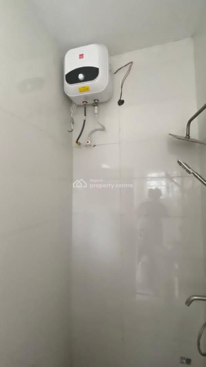 Massively New 2bedroom Upstairs, Eke Akete Abijo Lagos State, Sangotedo, Ajah, Lagos, Flat / Apartment for Rent