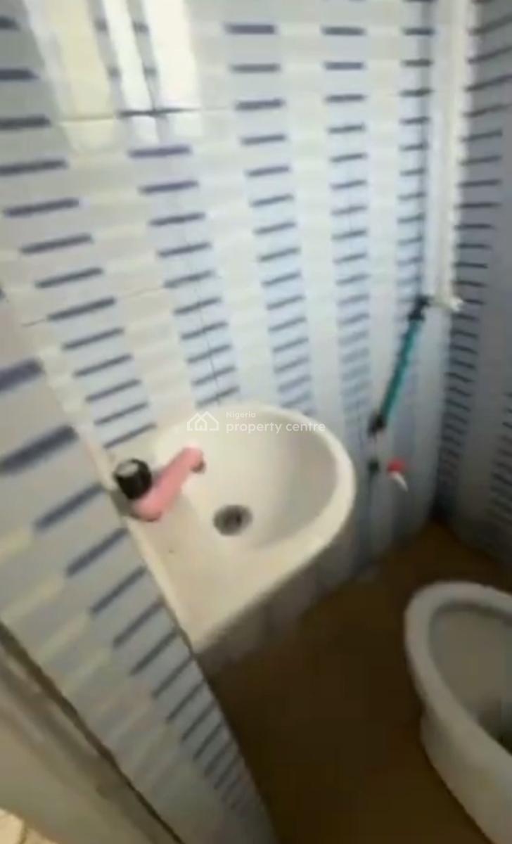 Decent Standard Spacious Self Contain, Fadeyi, Onipanu, Shomolu, Lagos, Self Contain (single Rooms) for Rent