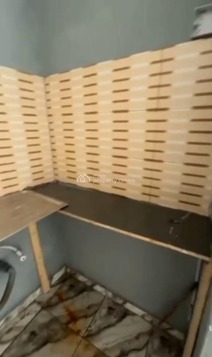 Decent Standard Spacious Self Contain, Fadeyi, Onipanu, Shomolu, Lagos, Self Contain (single Rooms) for Rent