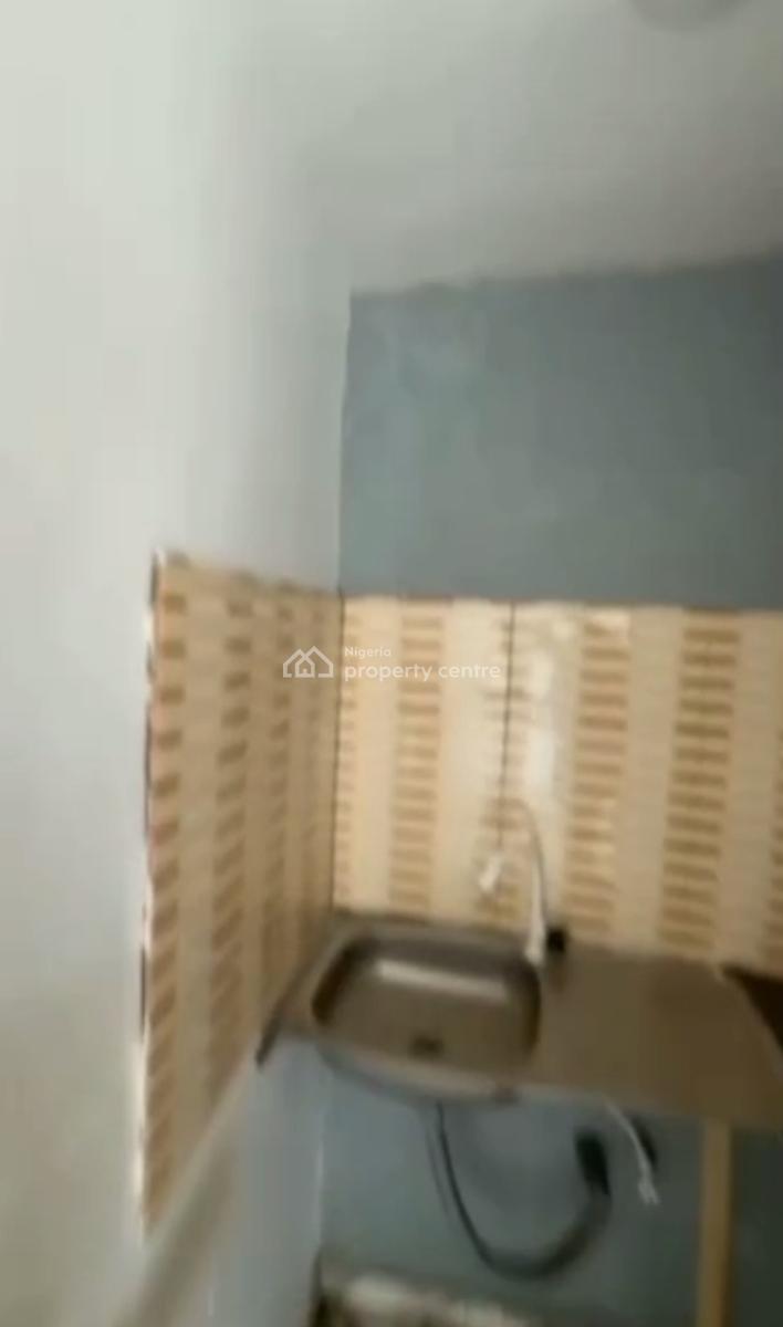 Decent Standard Spacious Self Contain, Fadeyi, Onipanu, Shomolu, Lagos, Self Contain (single Rooms) for Rent