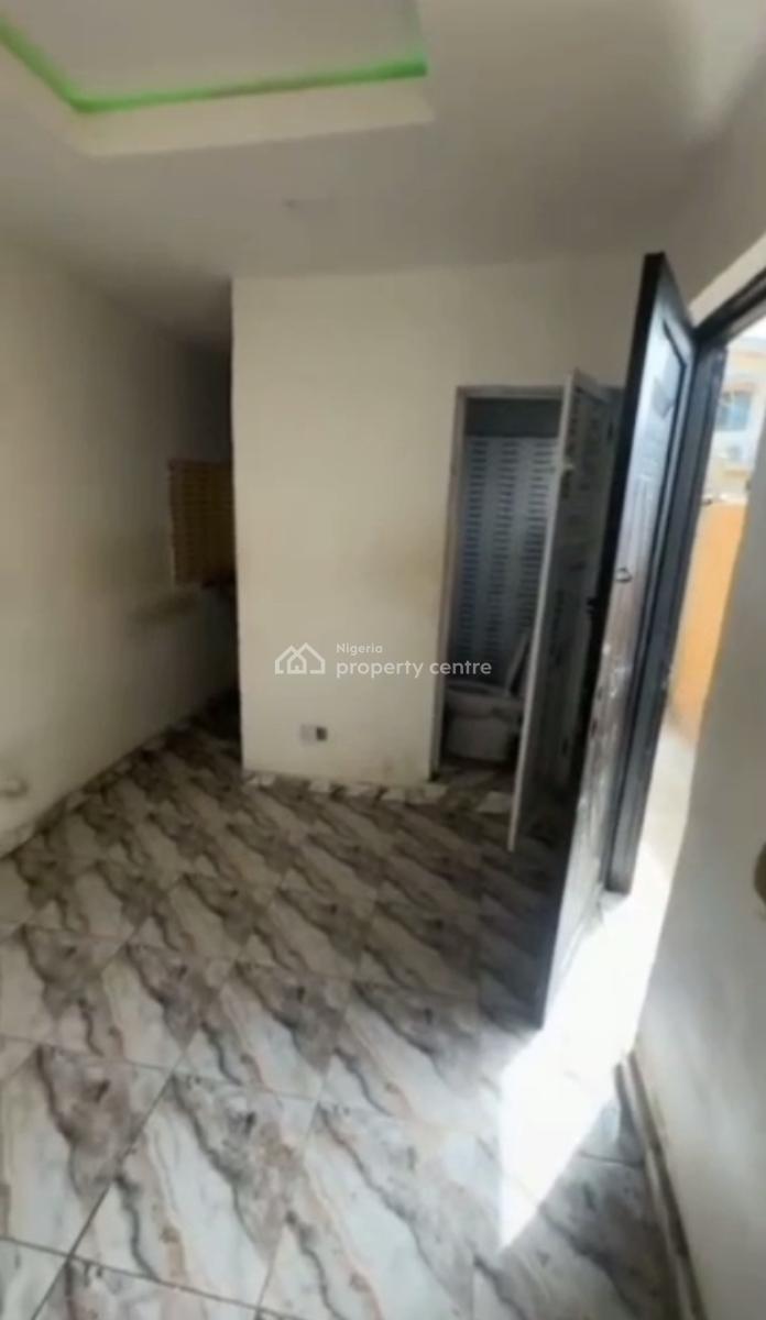 Decent Standard Spacious Self Contain, Fadeyi, Onipanu, Shomolu, Lagos, Self Contain (single Rooms) for Rent