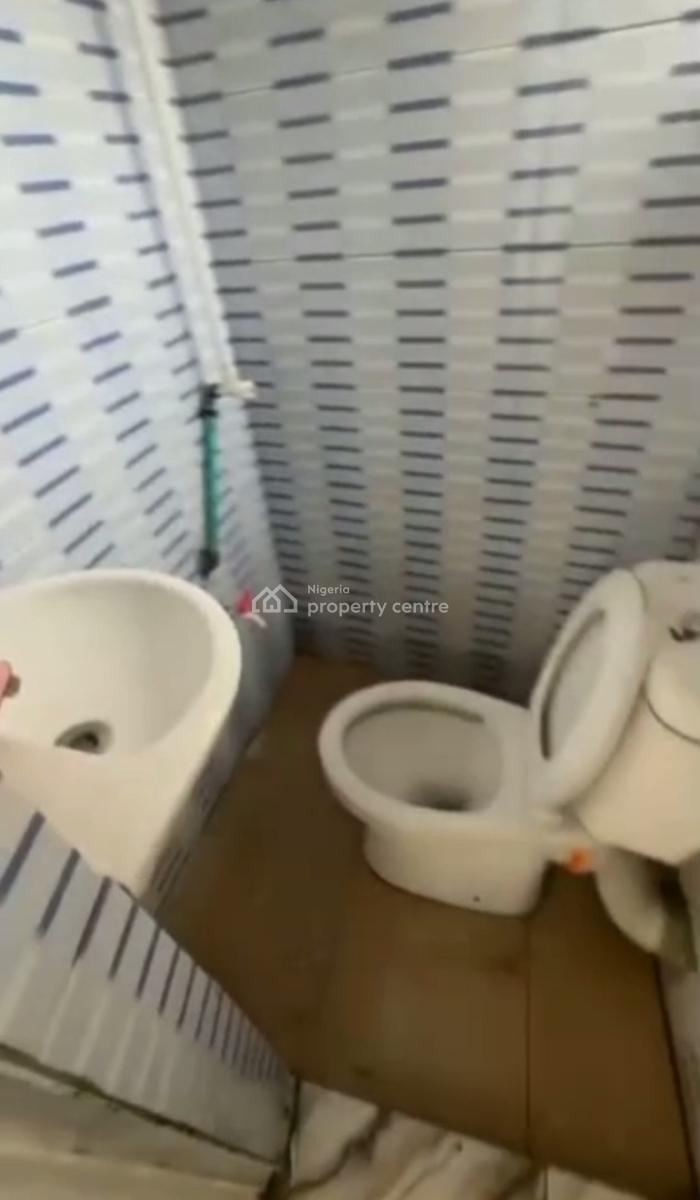 Decent Standard Spacious Self Contain, Fadeyi, Onipanu, Shomolu, Lagos, Self Contain (single Rooms) for Rent