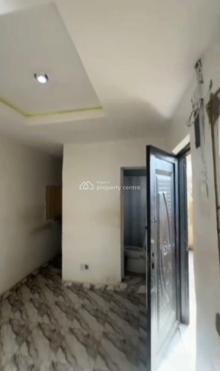 Decent Standard Spacious Self Contain, Fadeyi, Onipanu, Shomolu, Lagos, Self Contain (single Rooms) for Rent