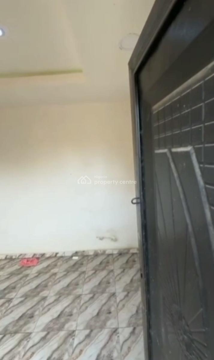 Decent Standard Spacious Self Contain, Fadeyi, Onipanu, Shomolu, Lagos, Self Contain (single Rooms) for Rent