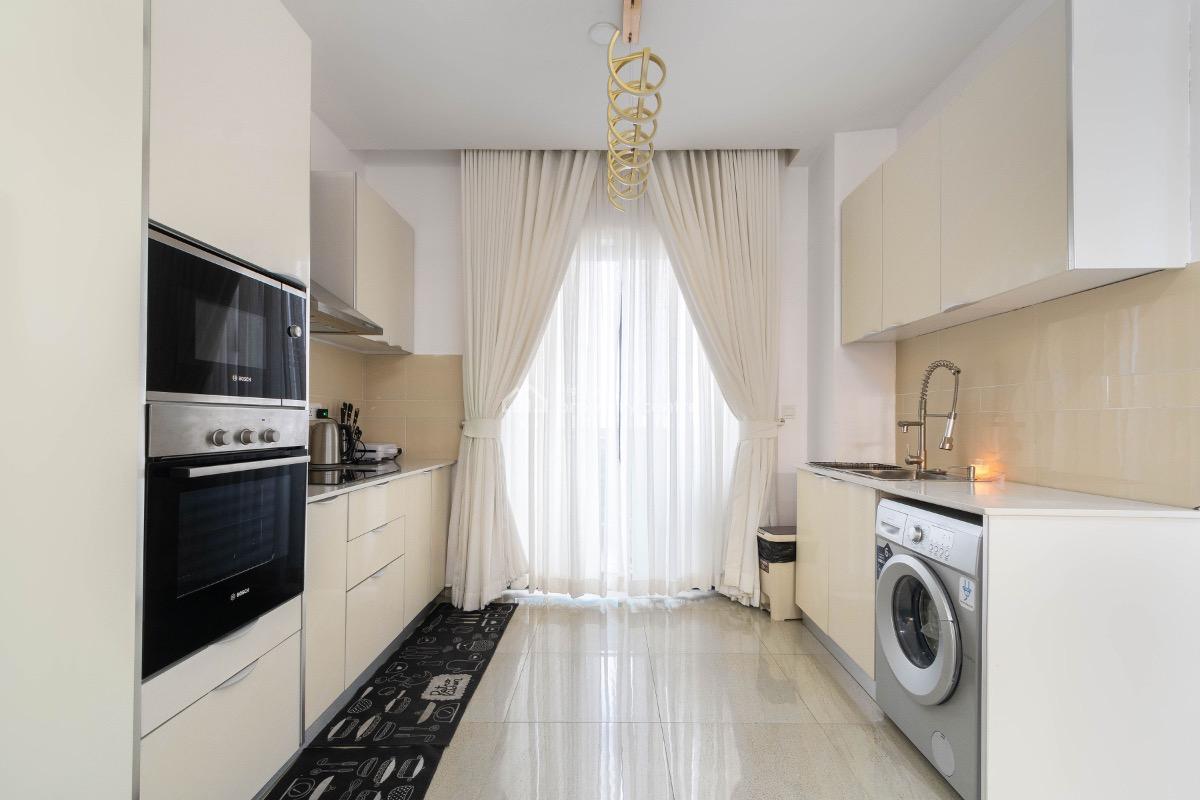 Luxury Waterfront 1-bedroom Apartment with Gym, Pool & Cinema, No 7 Admiralty Road Lekki Phase 1, Lekki Phase 1, Lekki, Lagos, Mini Flat (room and Parlour) Short Let