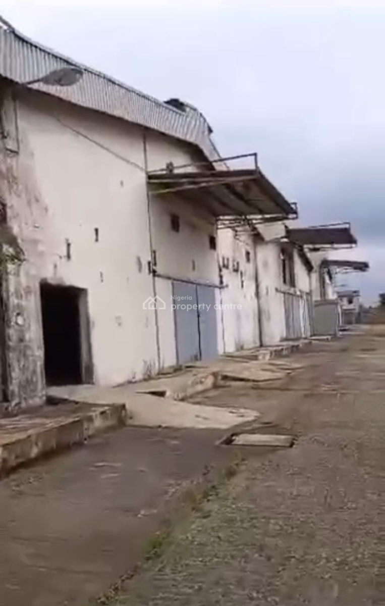 5 Bay Warehouse + 4 Units of Three Bedroom Flats, Sagamu, Ogun, Commercial Property for Sale