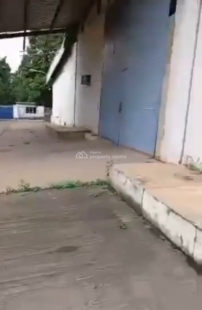 5 Bay Warehouse + 4 Units of Three Bedroom Flats, Sagamu, Ogun, Commercial Property for Sale