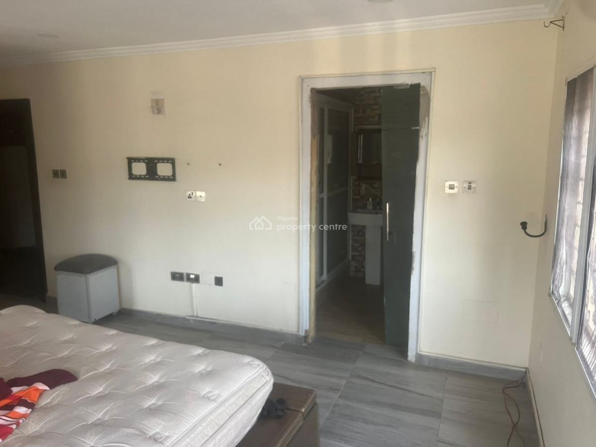 a Well Built Up 4 Bedroom Semi Detached House Ensuit, Lekki Phase 1, Lekki, Lagos, Semi-detached Duplex for Rent