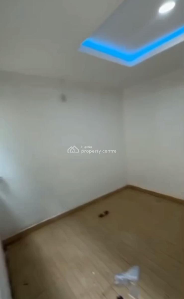 Spacious Standard Decent Self Contain, Fadeyi, Onipanu, Shomolu, Lagos, Self Contain (single Rooms) for Rent