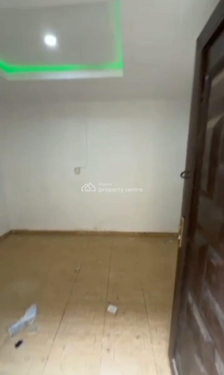 Spacious Standard Decent Self Contain, Fadeyi, Onipanu, Shomolu, Lagos, Self Contain (single Rooms) for Rent