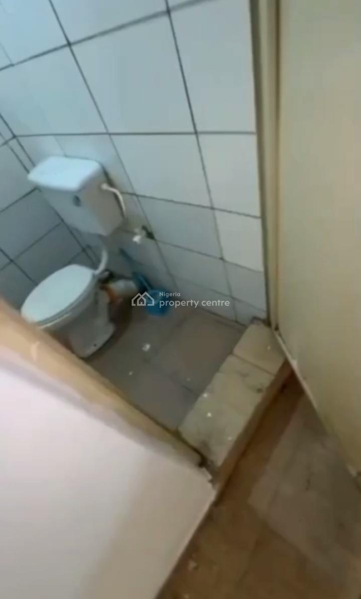 Spacious Standard Decent Self Contain, Fadeyi, Onipanu, Shomolu, Lagos, Self Contain (single Rooms) for Rent