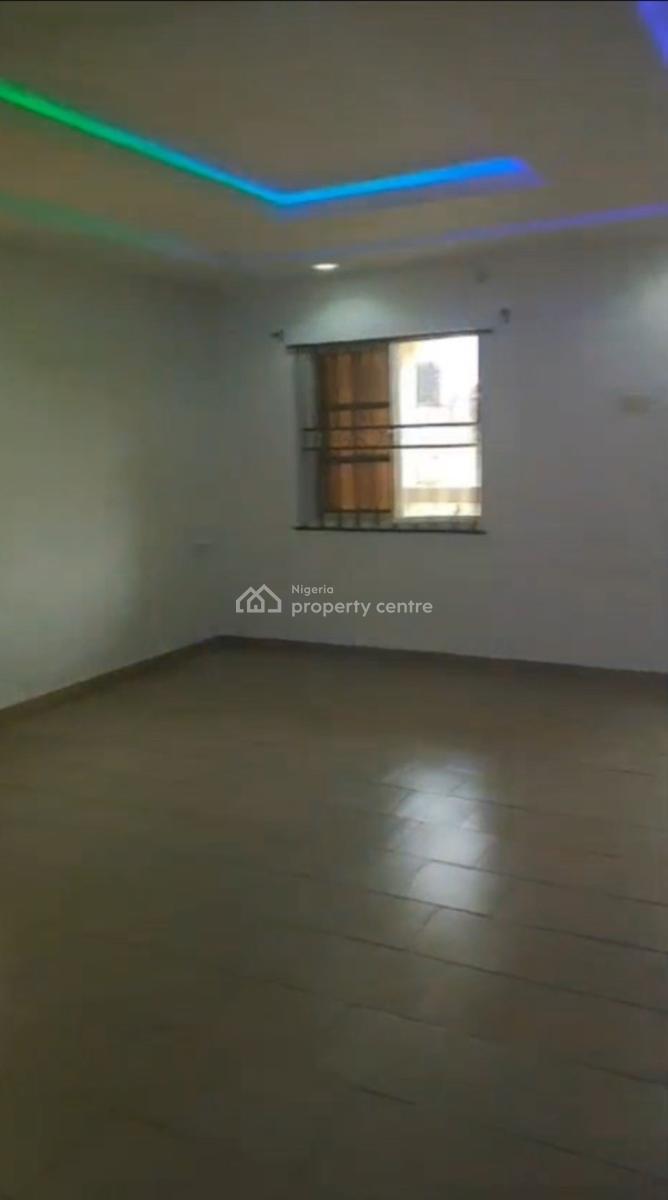 Well Maintained Spacious 3 Bedroom Flat (upstairs) at Ebute, Ikorodu, Ebute, Ikorodu, Lagos, Flat / Apartment for Rent