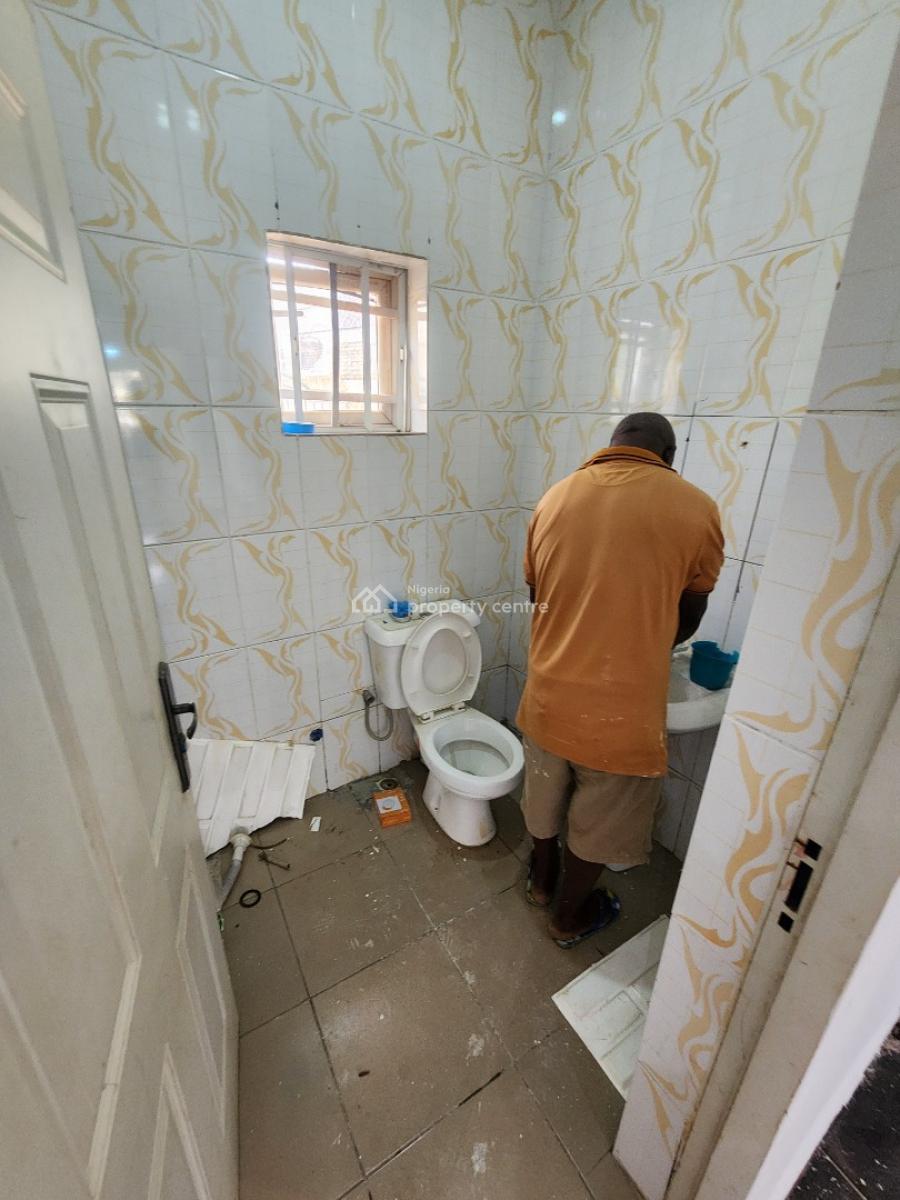 Luxury Two Bedroom Block of Flat, News Engineering Dawaki., Dawaki, Gwarinpa, Abuja, Flat / Apartment for Rent