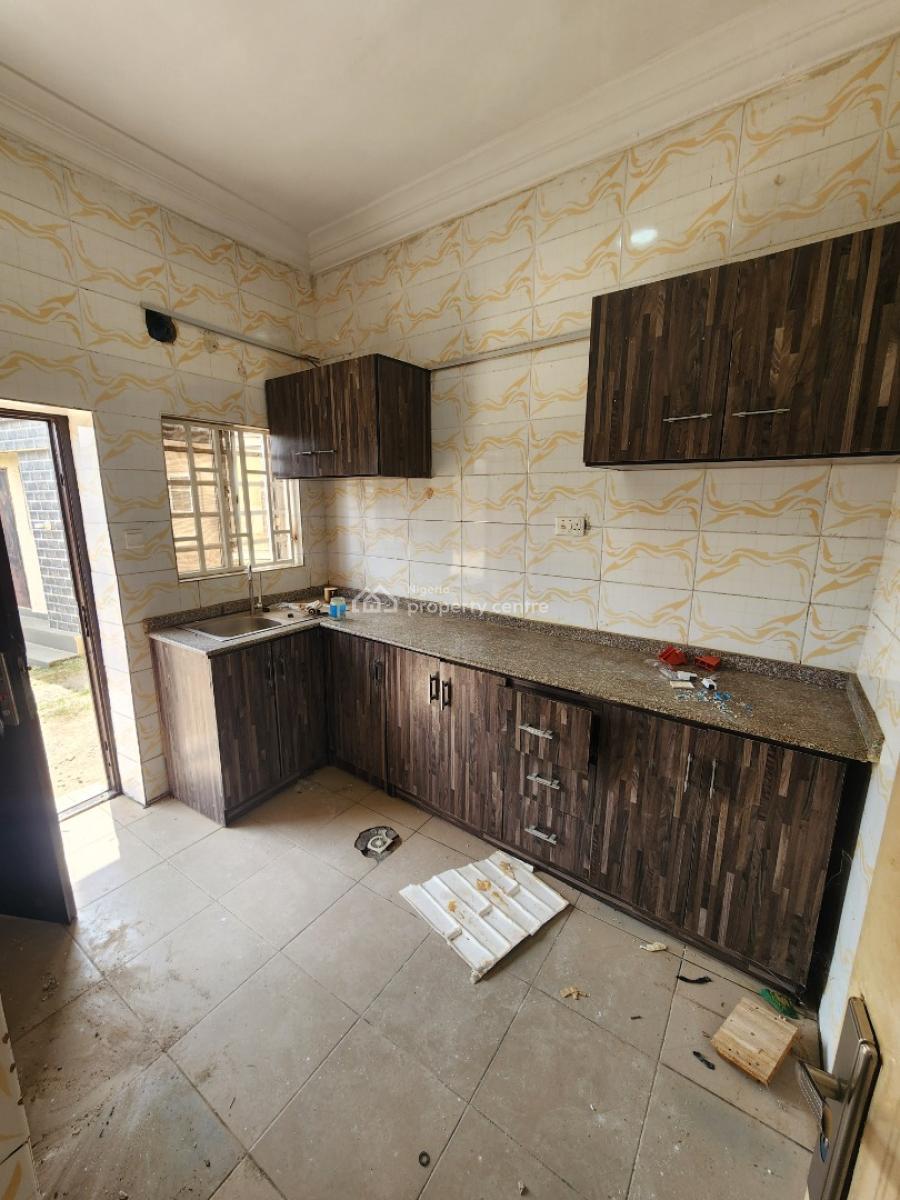 Luxury Two Bedroom Block of Flat, News Engineering Dawaki., Dawaki, Gwarinpa, Abuja, Flat / Apartment for Rent