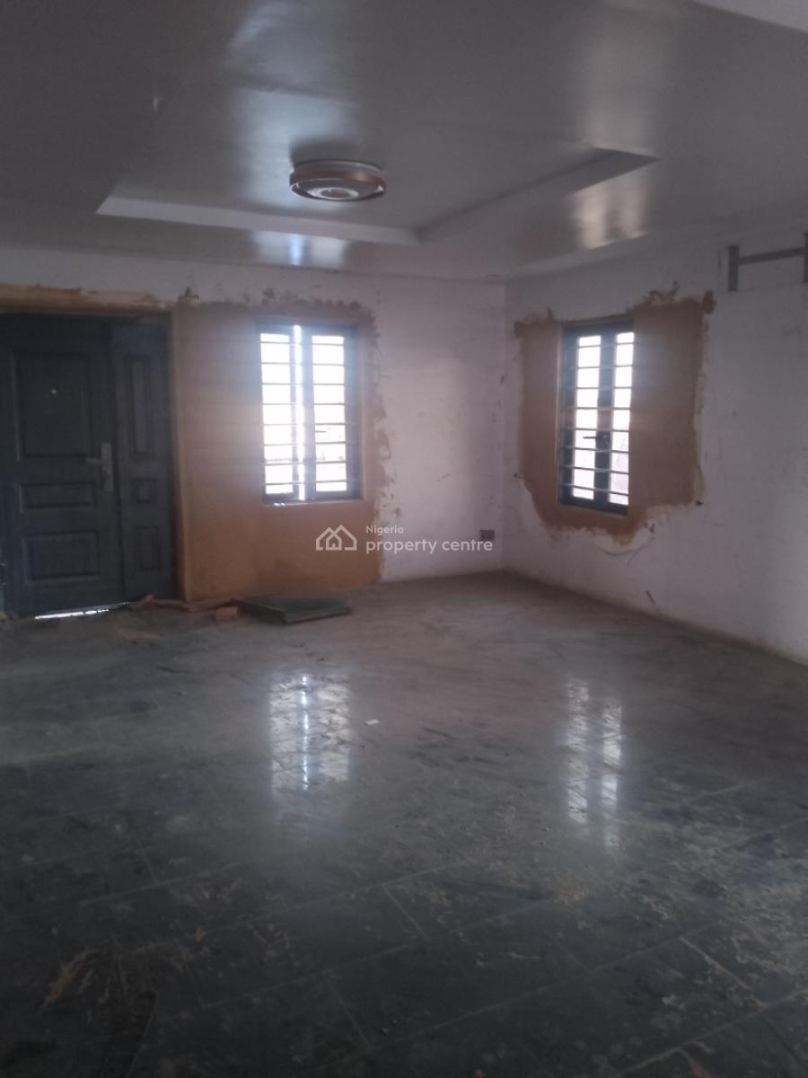 Massive Renovated 3 Bedroom Flat, Off Masha Road Surulere, Surulere, Lagos, Flat / Apartment for Rent