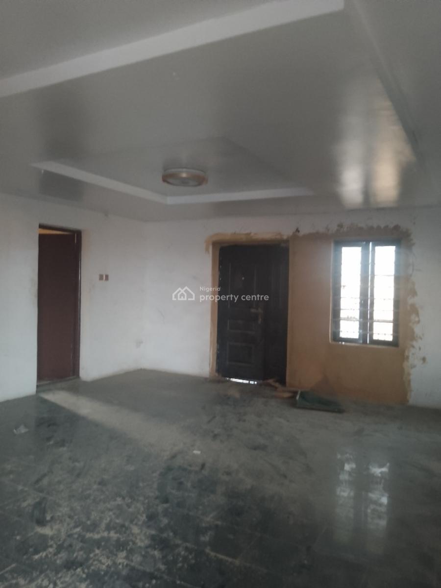 Massive Renovated 3 Bedroom Flat, Off Masha Road Surulere, Surulere, Lagos, Flat / Apartment for Rent