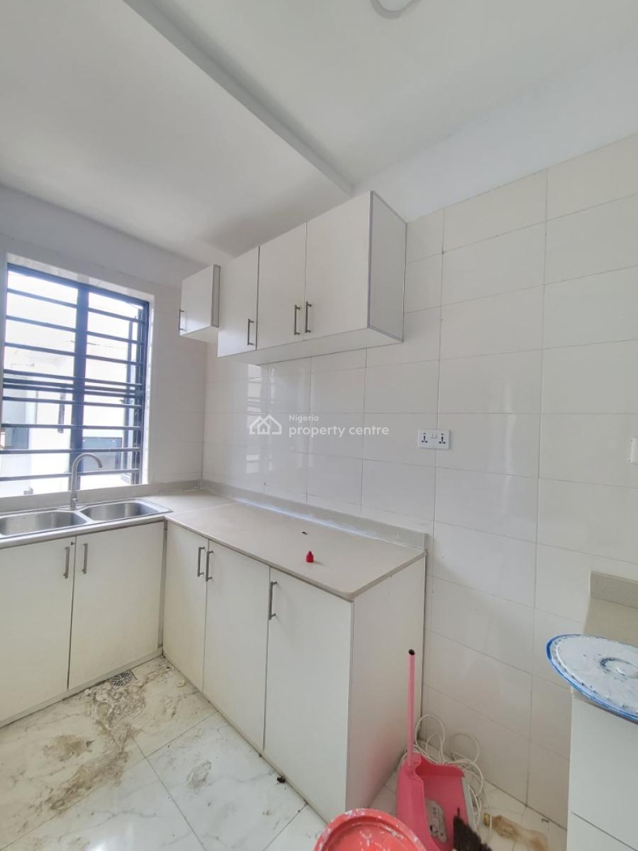 Beautiful and Spacious 2bedroom Apartment, Ologolo, Lekki, Lagos, Flat / Apartment for Rent
