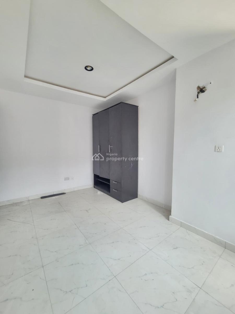 Beautiful and Spacious 2bedroom Apartment, Ologolo, Lekki, Lagos, Flat / Apartment for Rent