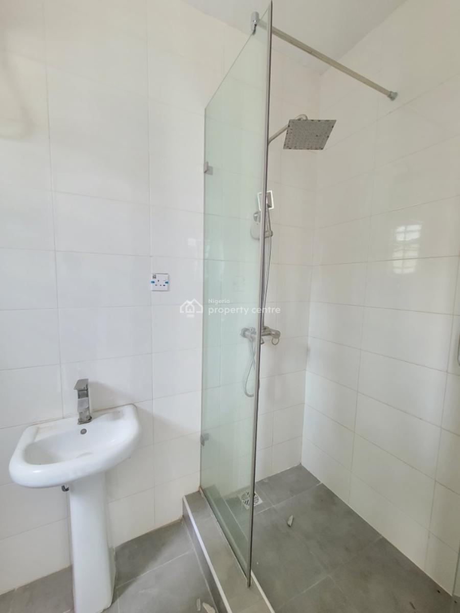 Beautiful and Spacious 2bedroom Apartment, Ologolo, Lekki, Lagos, Flat / Apartment for Rent