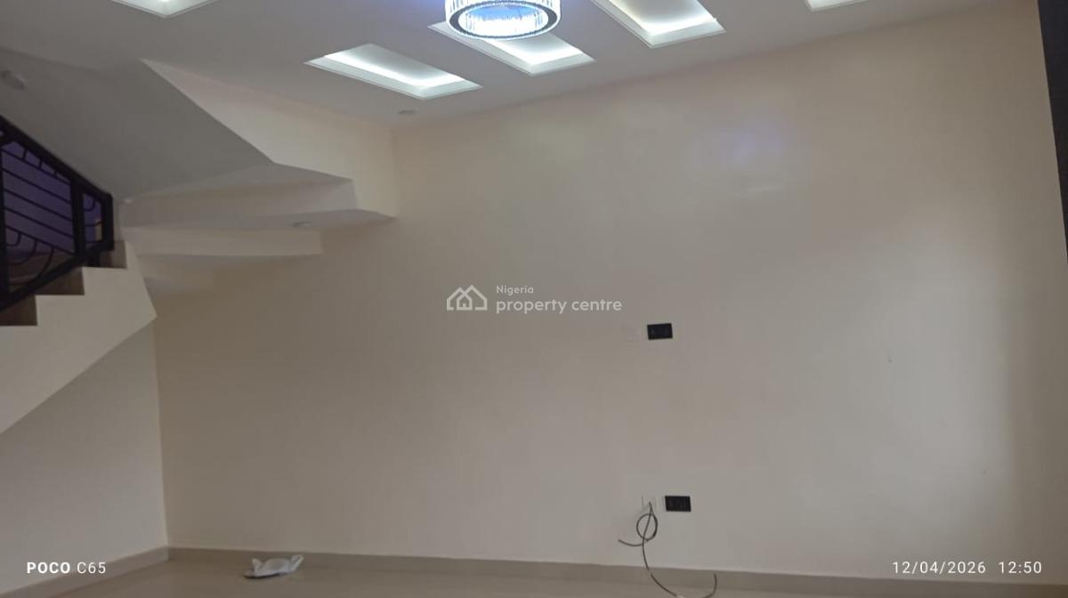 4 Bedroom Semi Detached Duplex, Federal Housing Junction Bridge, Pyakasa, Lugbe District, Abuja, Semi-detached Duplex for Rent