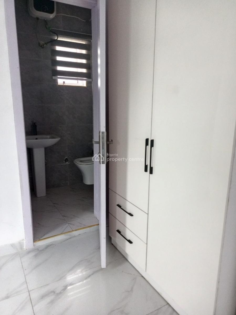 Beautiful 5bedroom with Pool Bq Office 5car Park, Chevron Drive, Lekki, Lagos, Detached Duplex for Rent