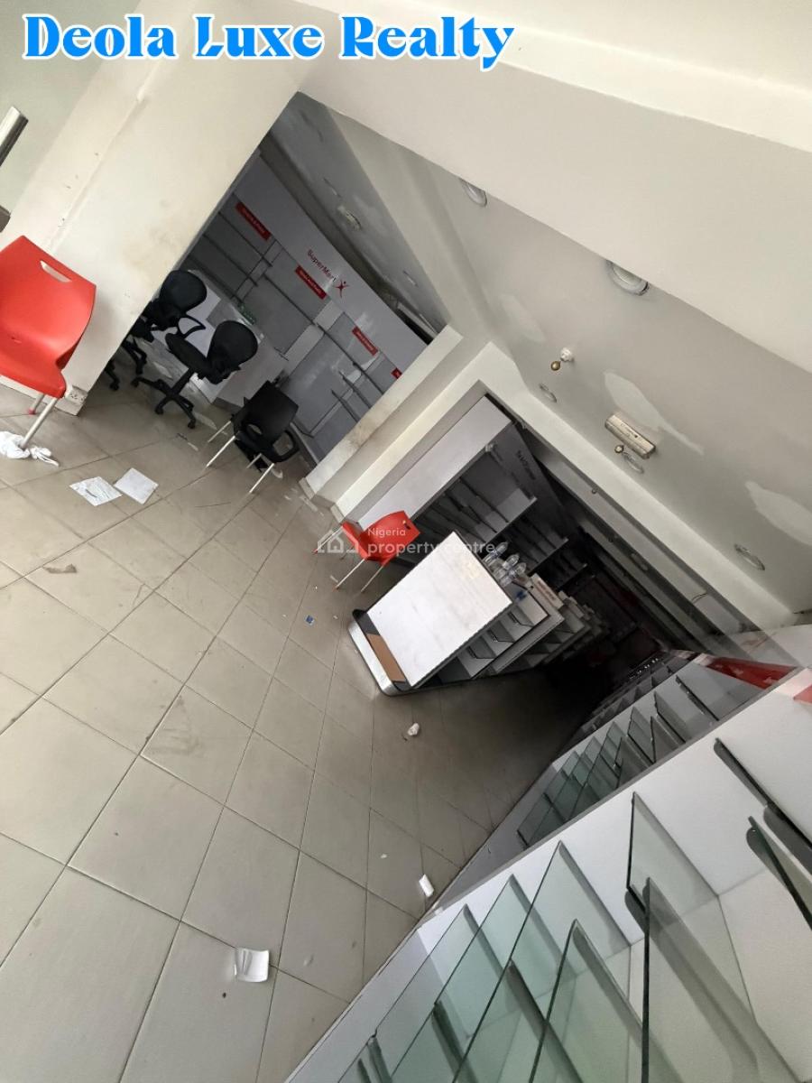 a Very Large 170sqm Ground Floor Space in Busy Commercial Area, Lekki Phase 1, Lekki, Lagos, Shop for Rent