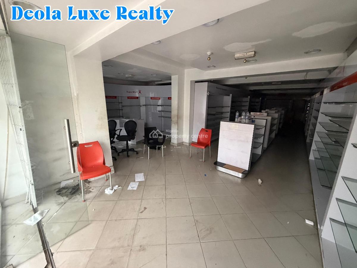 a Very Large 170sqm Ground Floor Space in Busy Commercial Area, Lekki Phase 1, Lekki, Lagos, Shop for Rent