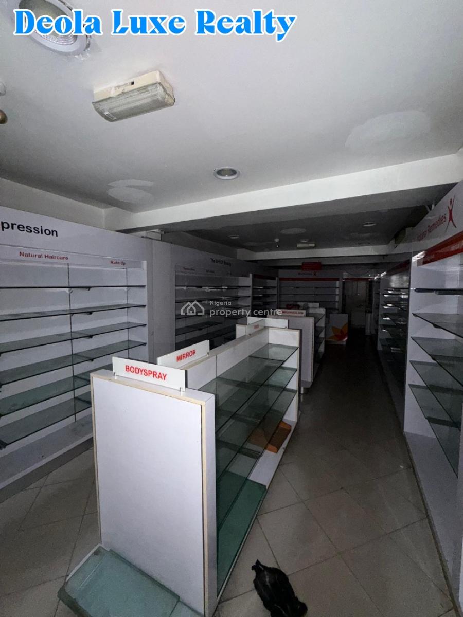 a Very Large 170sqm Ground Floor Space in Busy Commercial Area, Lekki Phase 1, Lekki, Lagos, Shop for Rent