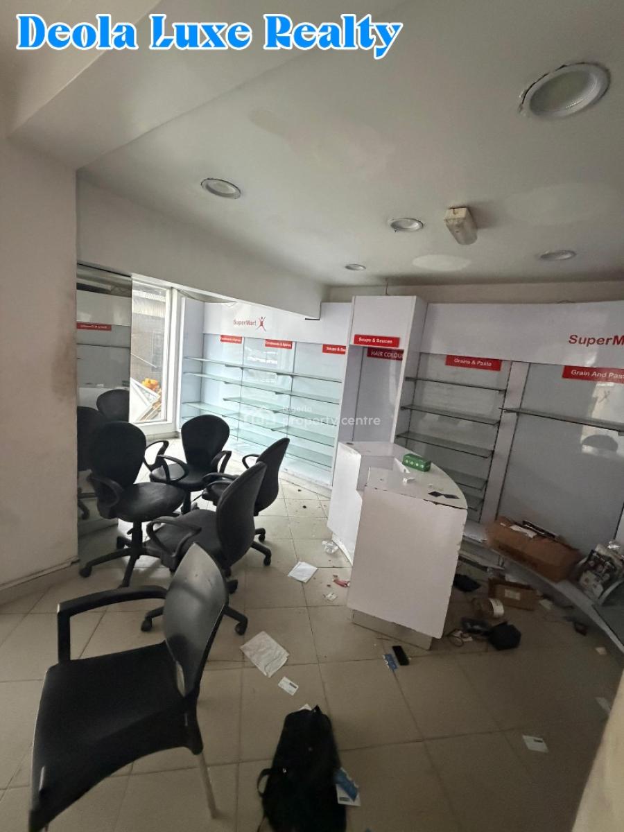 a Very Large 170sqm Ground Floor Space in Busy Commercial Area, Lekki Phase 1, Lekki, Lagos, Shop for Rent