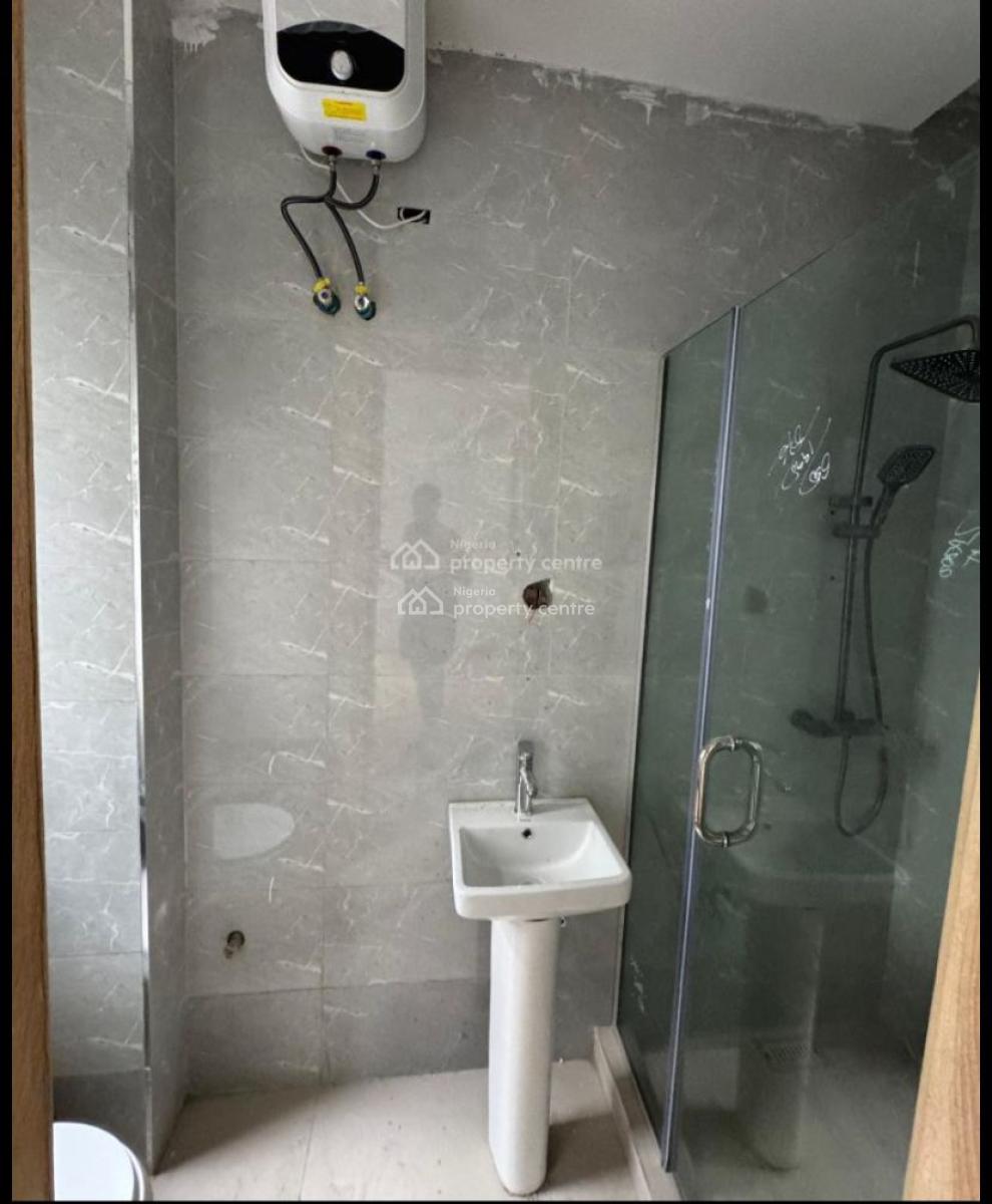 Newly Built 2 Bedroom Apartment with Elevator & 24/7 Light in a Secure, Ikoyi, Lagos, Flat / Apartment for Rent