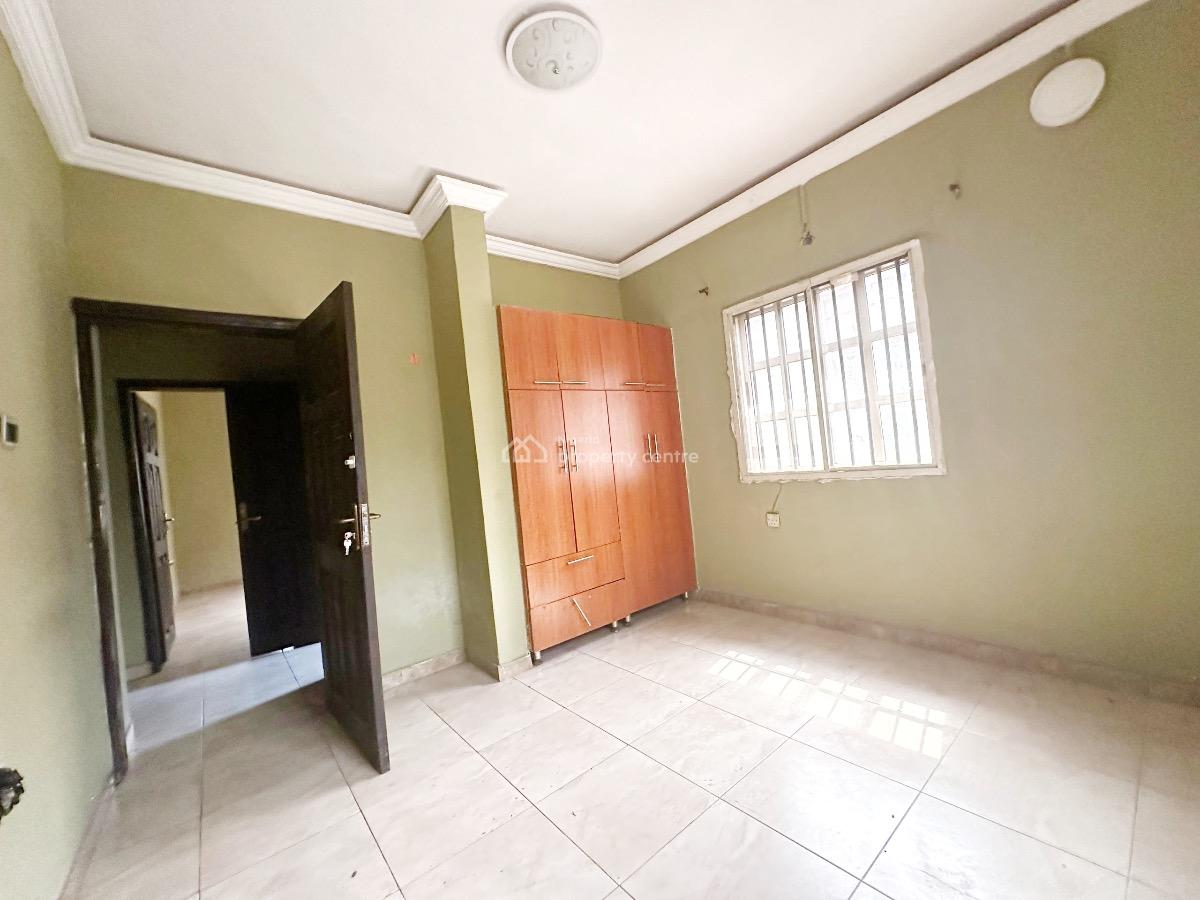 a Well Maintained 3 Bedroom Flat, Omole Phase 2, Ikeja, Lagos, Flat / Apartment for Rent