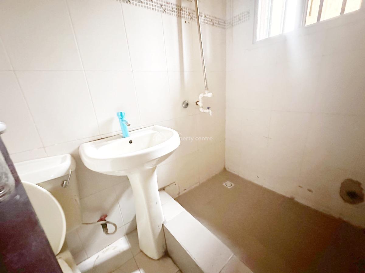 a Well Maintained 3 Bedroom Flat, Omole Phase 2, Ikeja, Lagos, Flat / Apartment for Rent