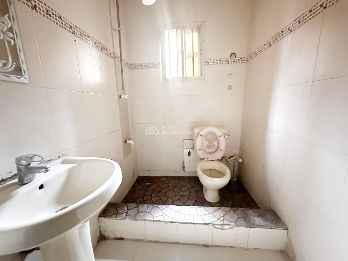 a Well Maintained 3 Bedroom Flat, Omole Phase 2, Ikeja, Lagos, Flat / Apartment for Rent