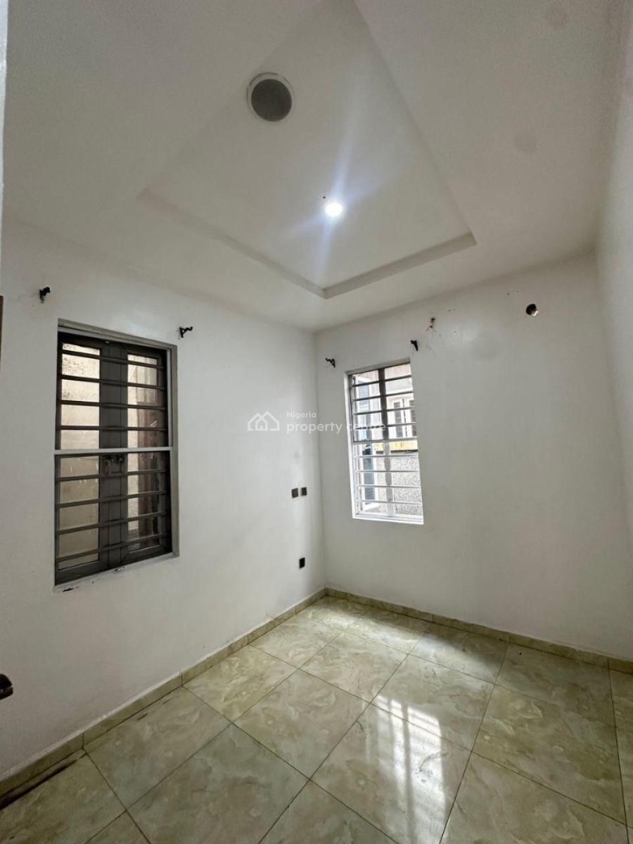 Standard Single Room in a Duplex Shared Apartment, Orchid Road, Lekki, Lagos, Flat / Apartment for Rent