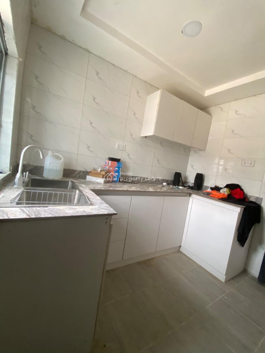 an Executive Two Bedroom Flat, Hope Ville Estate Before Shoprite Sangotedo Ajah Lekki, Lekki, Lagos, Flat / Apartment for Rent