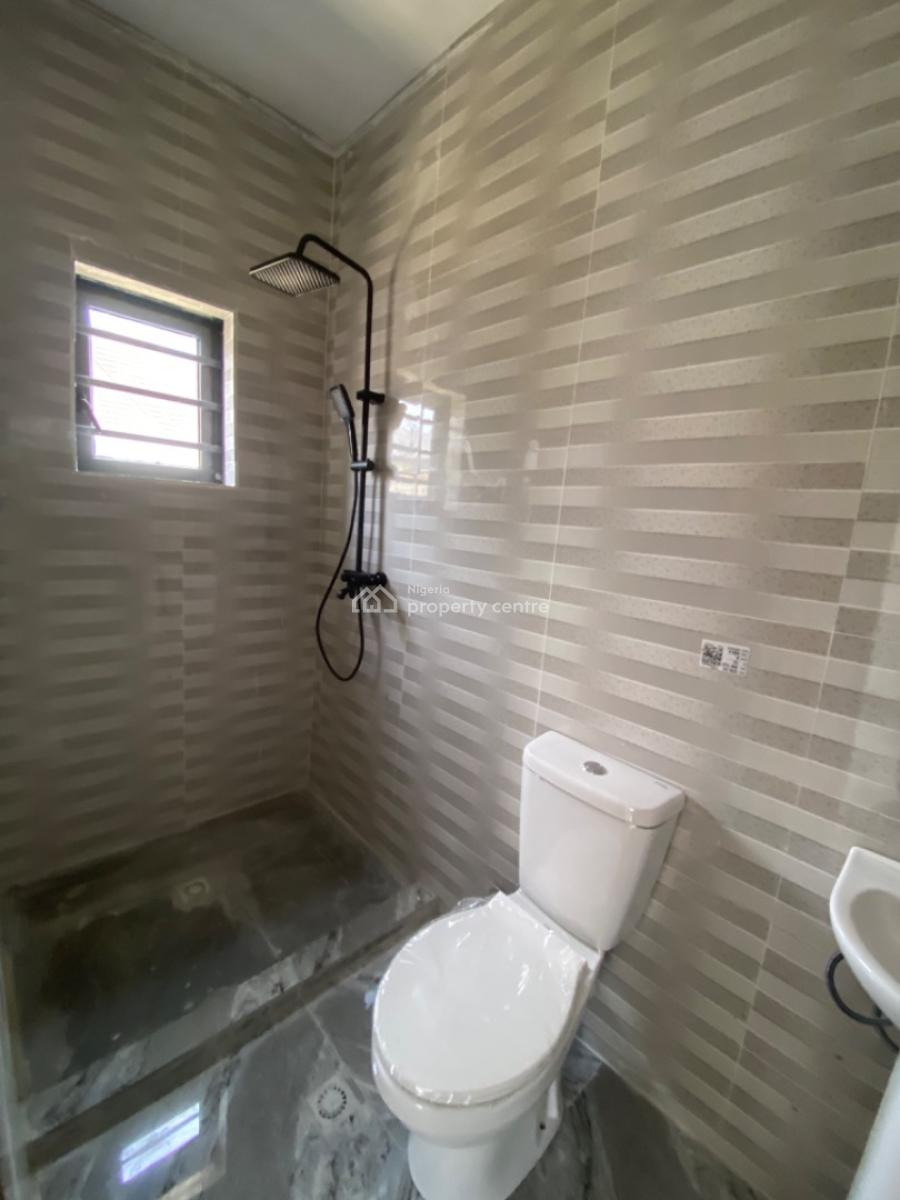 an Executive Two Bedroom Flat with Top Notch Finishing, Oakwood Estate ,after Lagos Business School ,ajah, Lekki, Lagos, Flat / Apartment for Rent